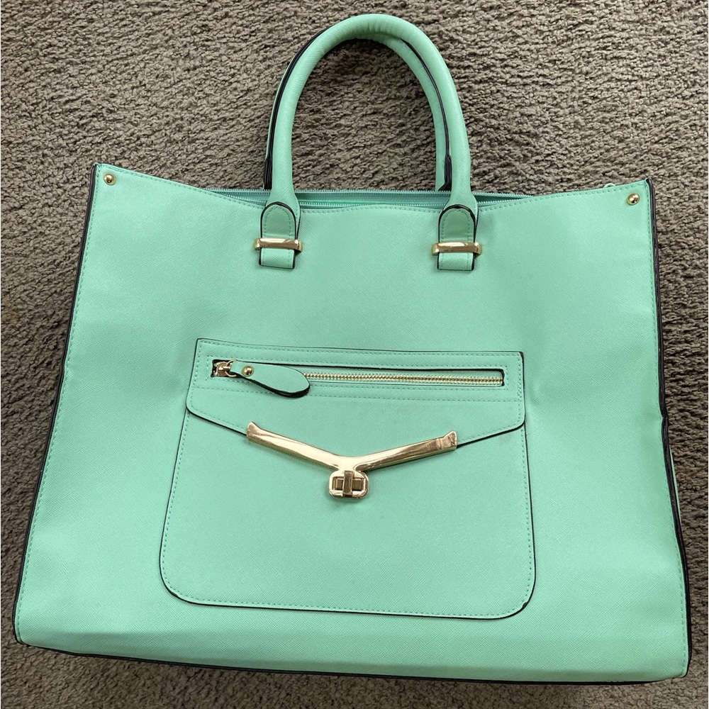 GUC MINT GREEN TOTE With Shoulder/Crossbody Strap!